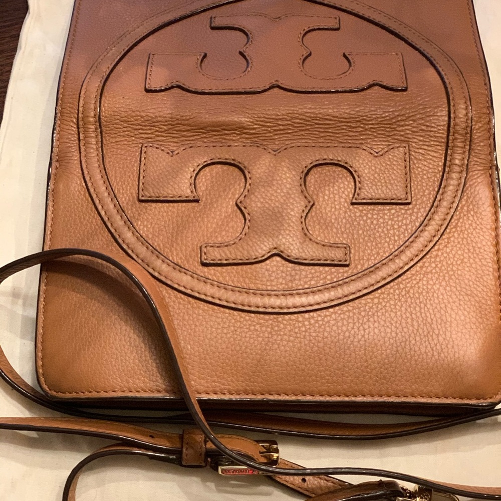 Tory Burch "All-T" Leather crossbody bag